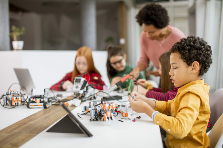 kids playing and practicing critical thinking