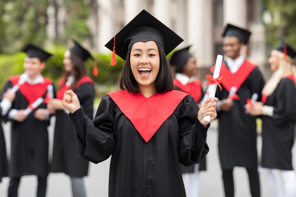 asian-woman-in-graduation-costume